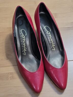 Vtg Connie Collection Red Leather Pointed Toe Heels Pump Women 7.5 AAAA USA made